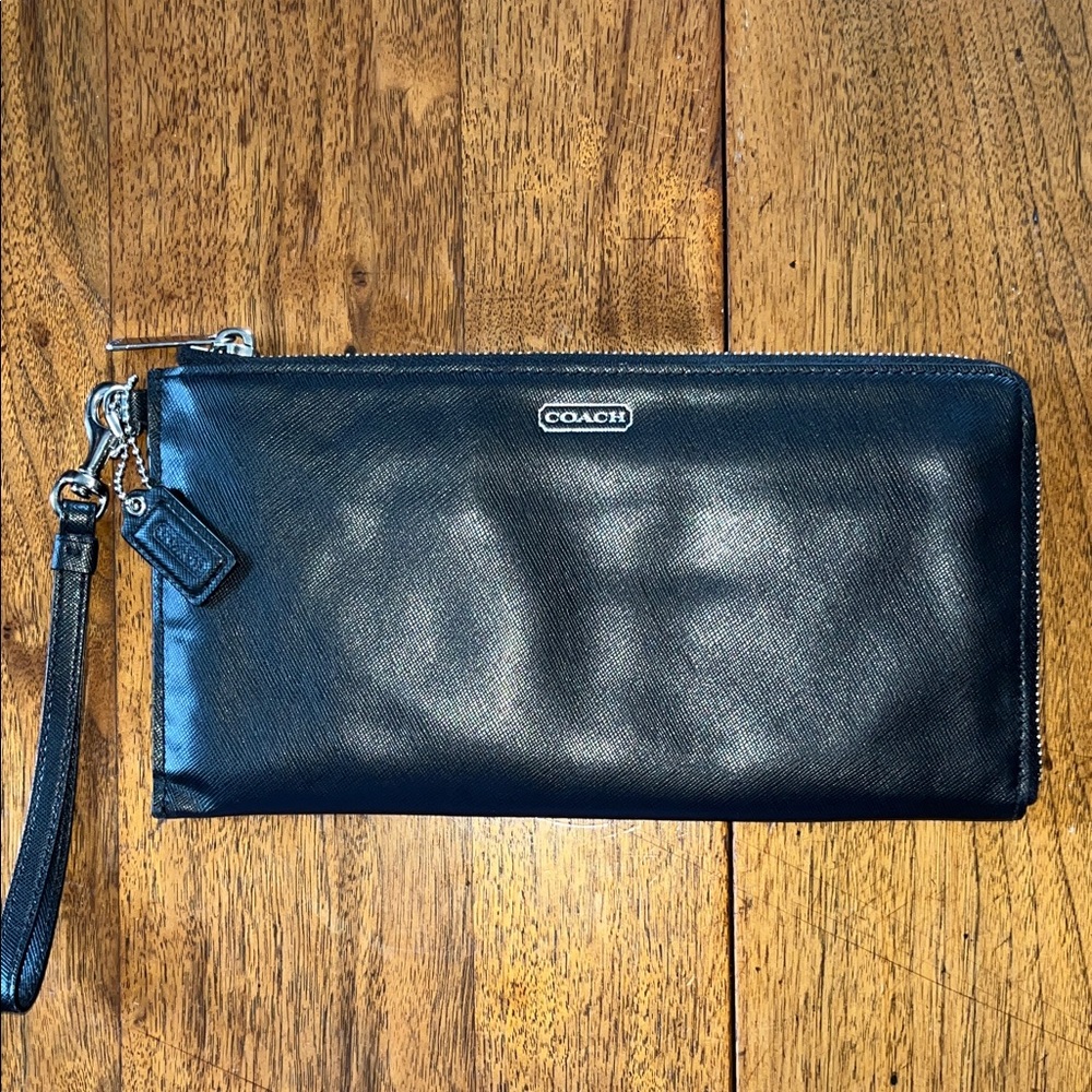 COACH DARCY LEATHER ZIP TRAVEL WALLET